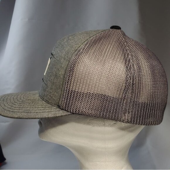 Travis Mathew Flexfit Patent Baseball Cap Hat Men's Size S-M Mesh Gray - Picture 4 of 7